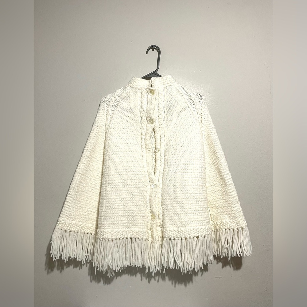 Vintage Crochet Cape Cream Poncho 4 Button Fringe Boho Hippie‎ Handmade